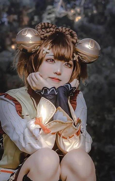 网瘾少女裤裆藏雷